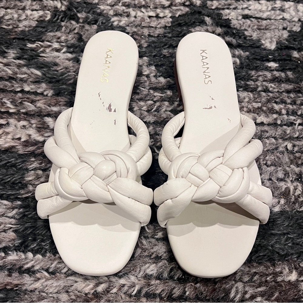 Kaanas White Braided Knot Slide Sandals Sz 9